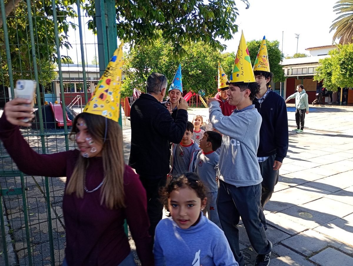 Emotiva despedida a los estudiantes de Cuarto Medio 2025