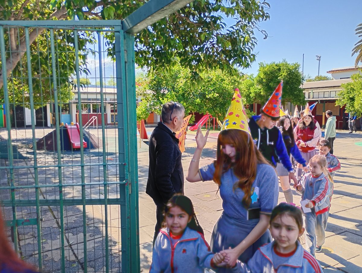 Emotiva despedida a los estudiantes de Cuarto Medio 2025