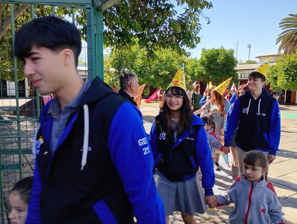 Emotiva despedida a los estudiantes de Cuarto Medio 2025