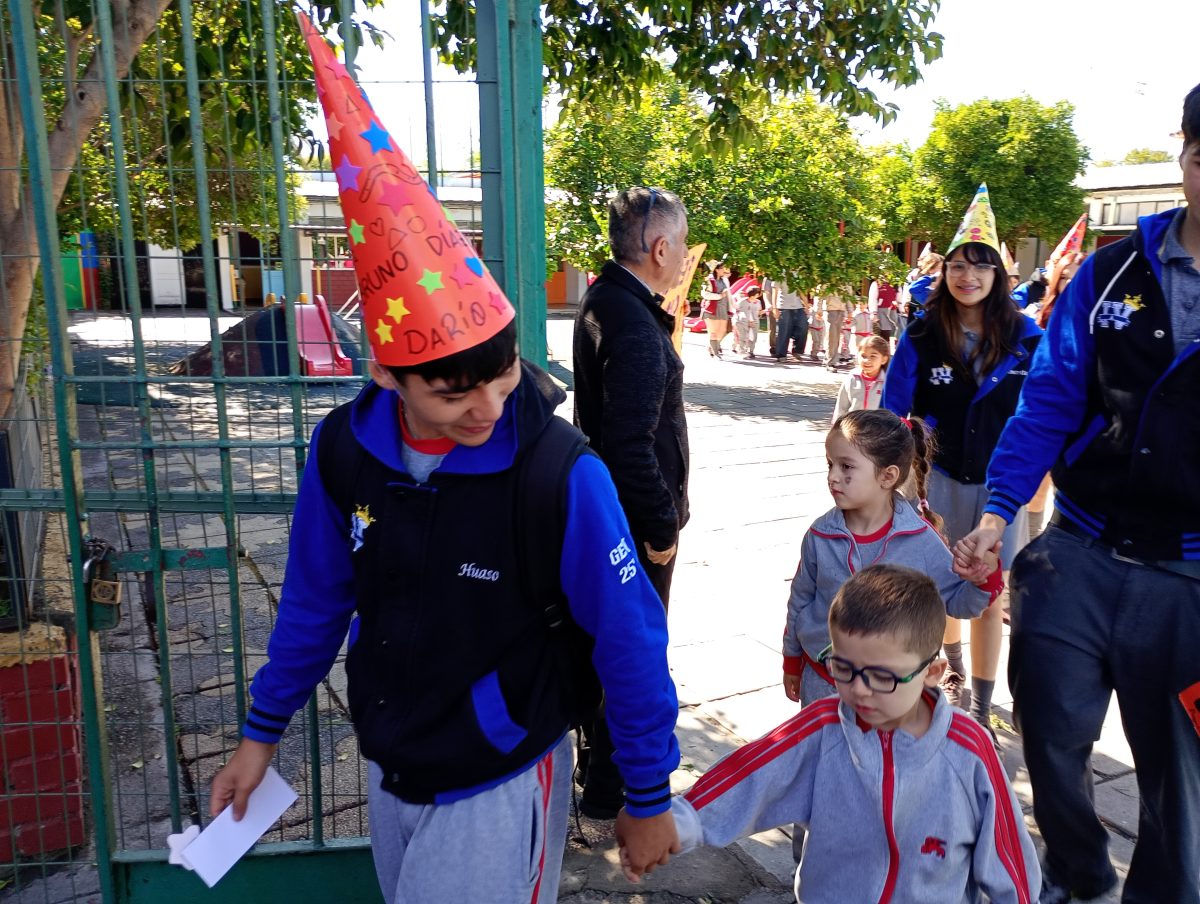 Emotiva despedida a los estudiantes de Cuarto Medio 2025