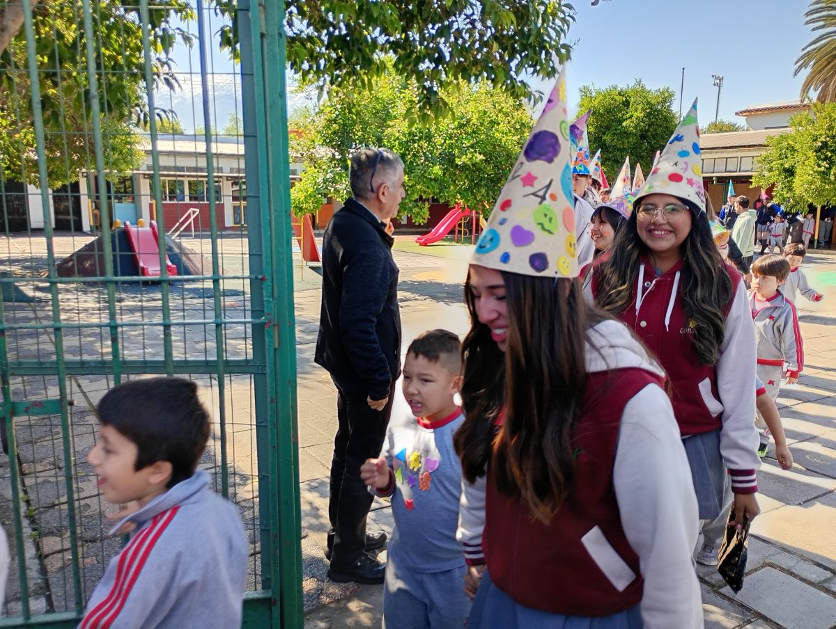 Emotiva despedida a los estudiantes de Cuarto Medio 2025