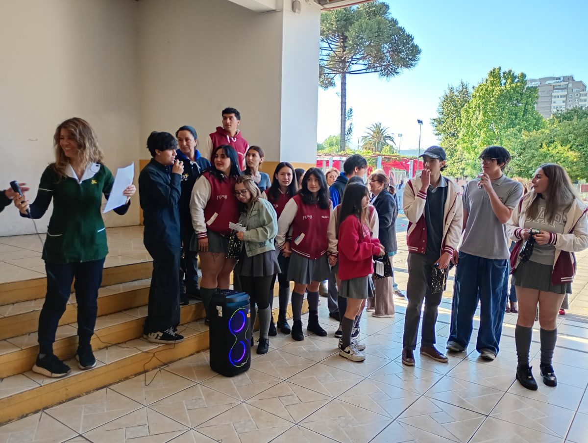 Emotiva despedida a los estudiantes de Cuarto Medio 2025