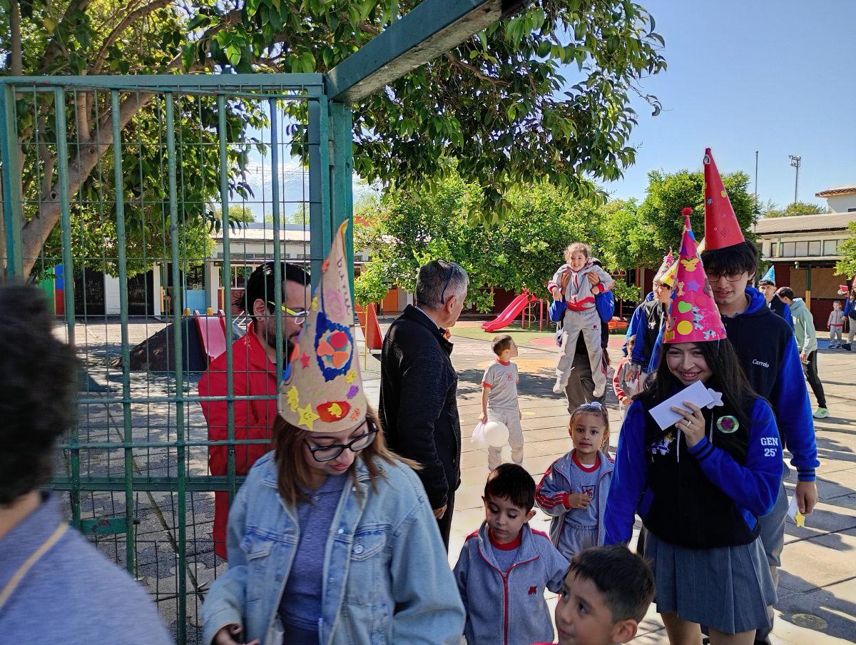 Emotiva despedida a los estudiantes de Cuarto Medio 2025