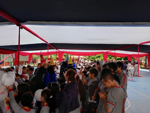 Emotiva despedida a los estudiantes de Cuarto Medio 2025