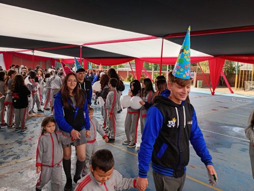 Emotiva despedida a los estudiantes de Cuarto Medio 2025