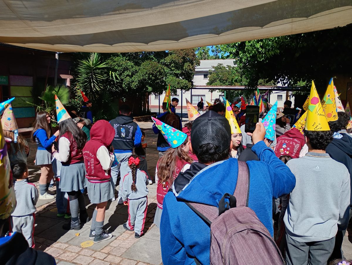 Emotiva despedida a los estudiantes de Cuarto Medio 2025