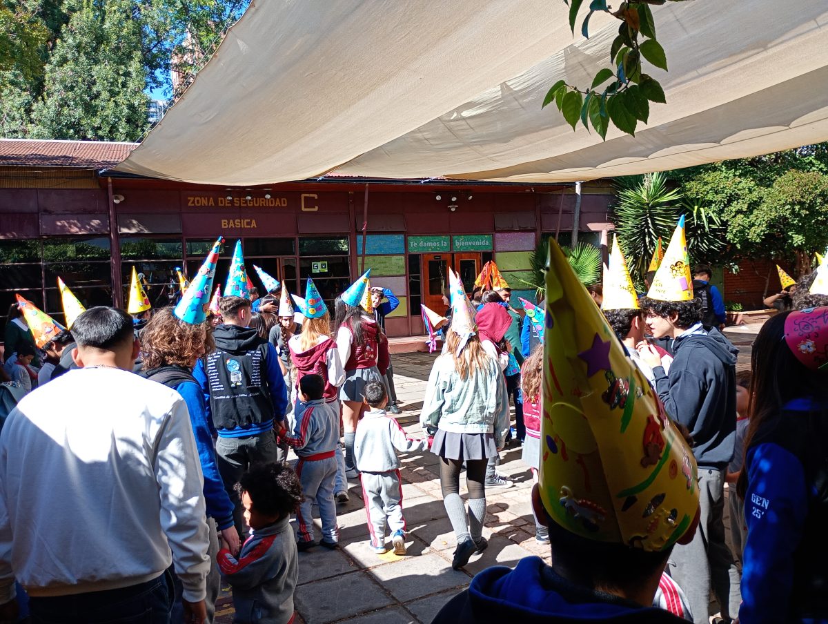 Emotiva despedida a los estudiantes de Cuarto Medio 2025