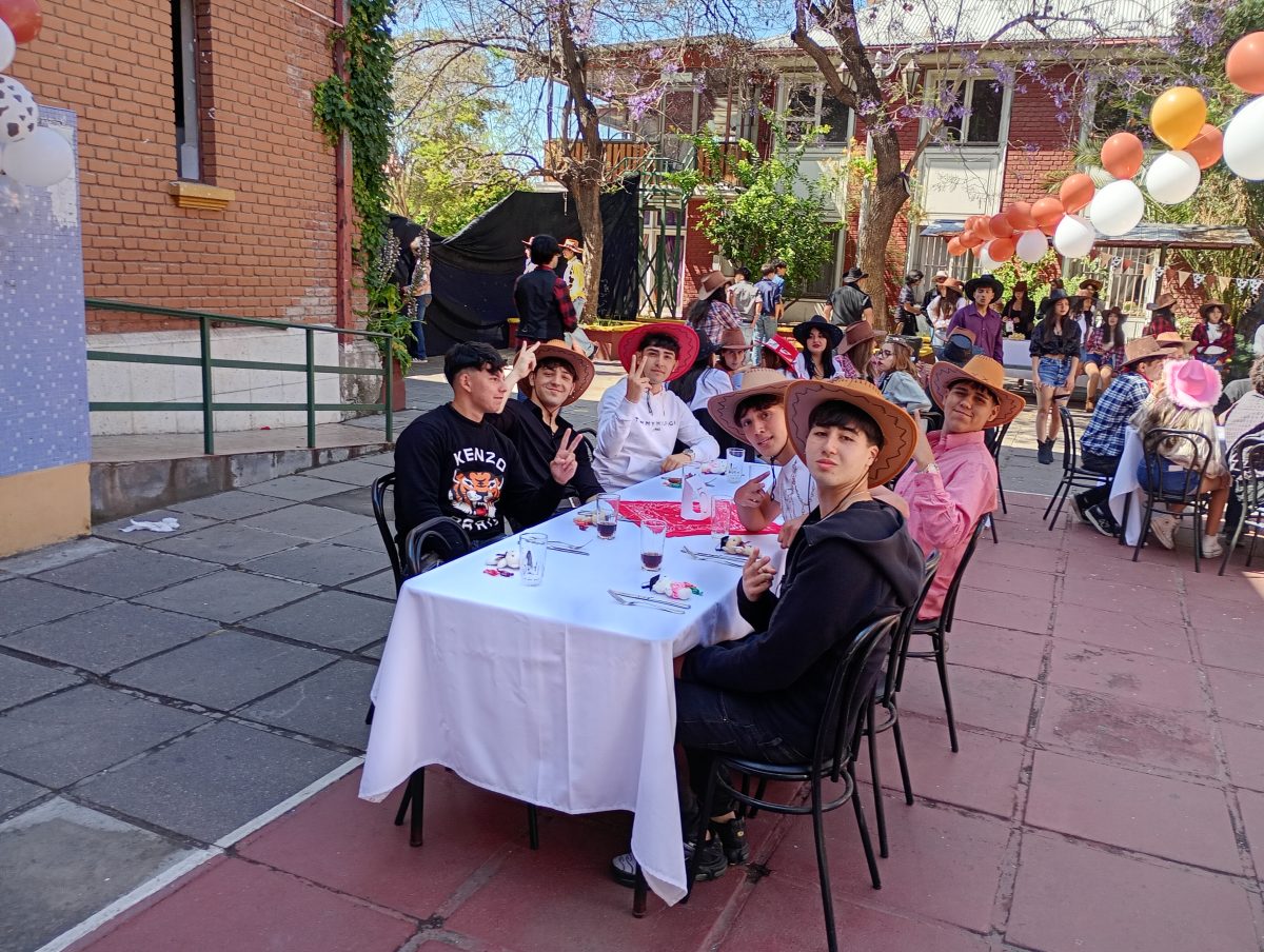 Emotiva despedida a los estudiantes de Cuarto Medio 2025