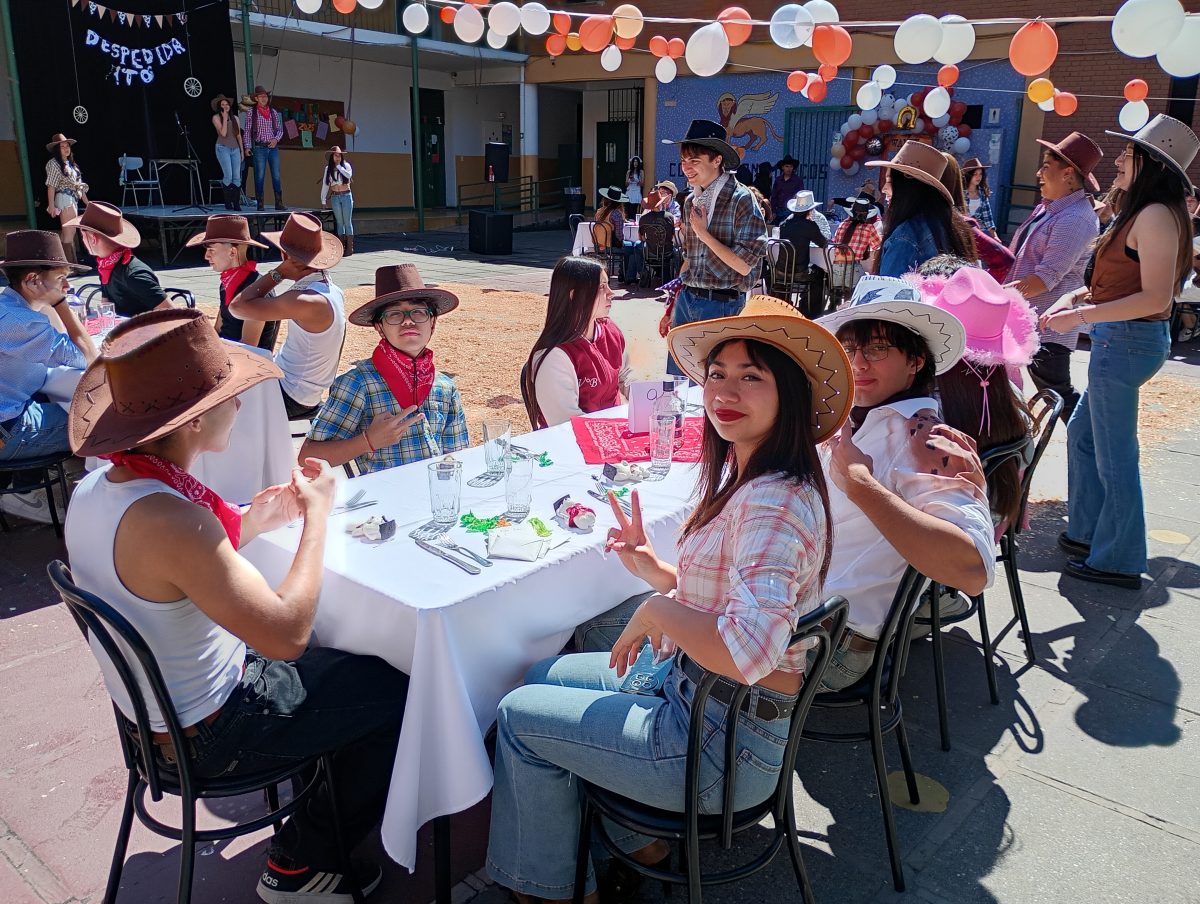 Emotiva despedida a los estudiantes de Cuarto Medio 2025
