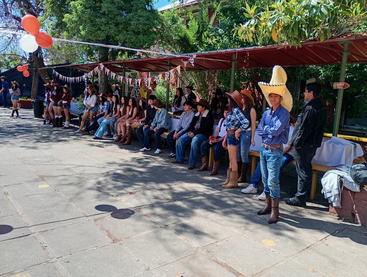 Emotiva despedida a los estudiantes de Cuarto Medio 2025