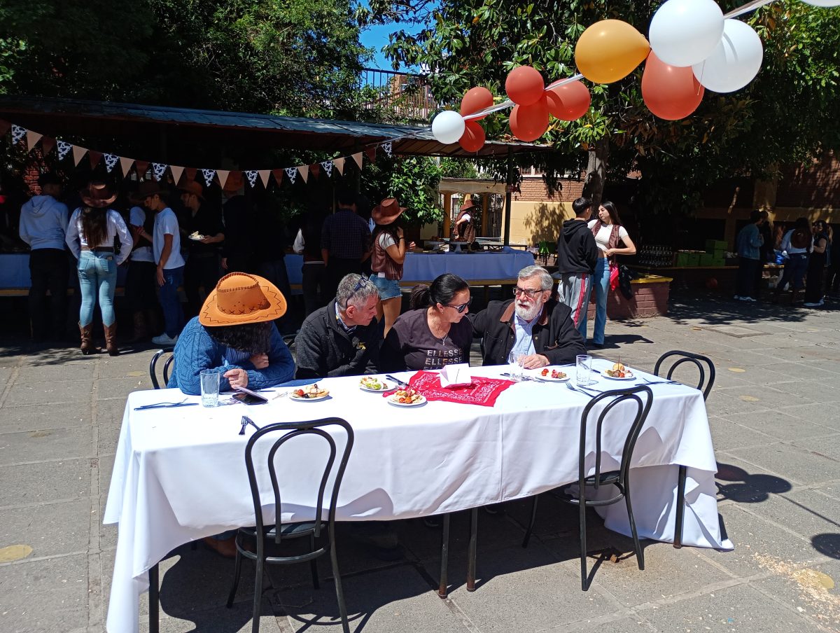 Emotiva despedida a los estudiantes de Cuarto Medio 2025
