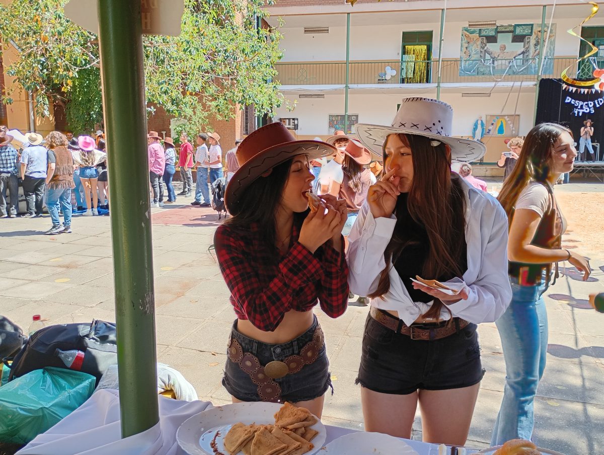 Emotiva despedida a los estudiantes de Cuarto Medio 2025