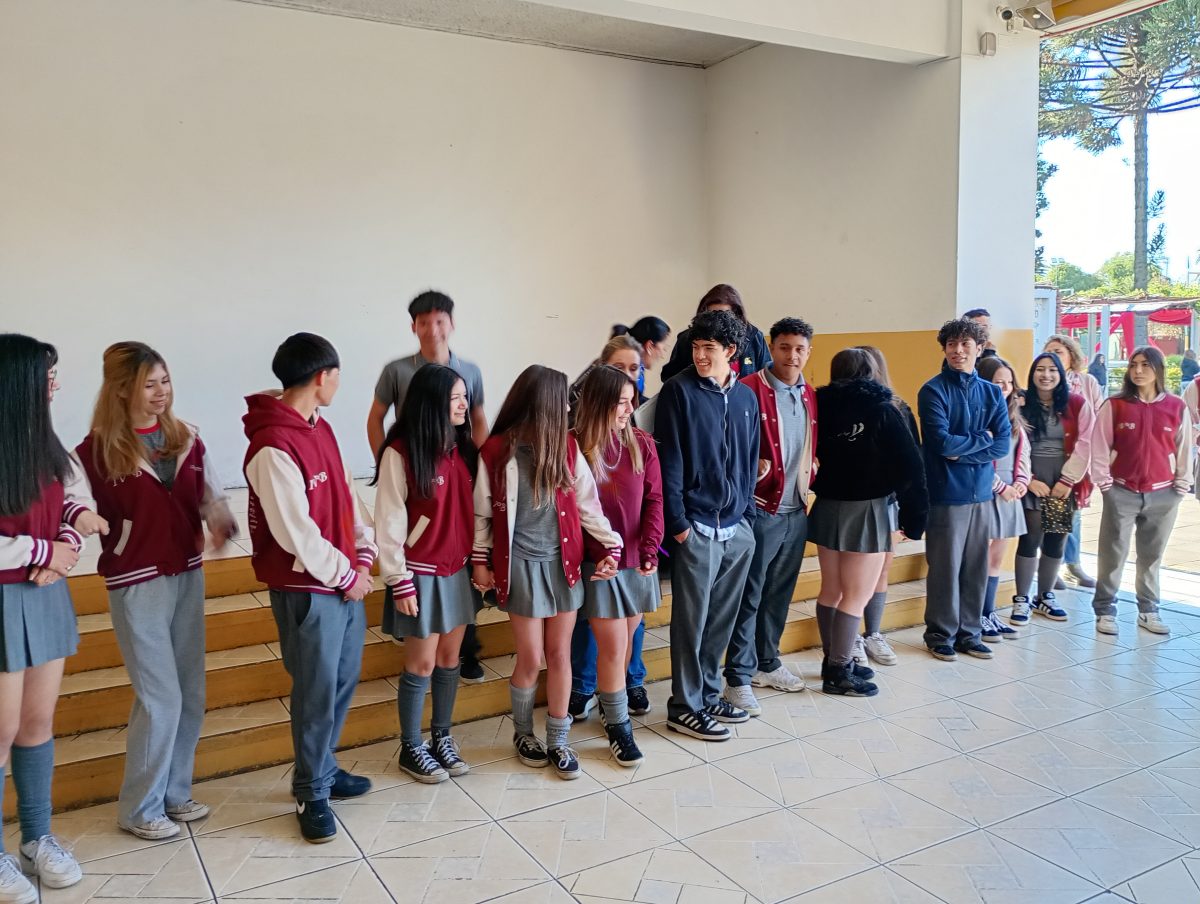 Emotiva despedida a los estudiantes de Cuarto Medio 2025