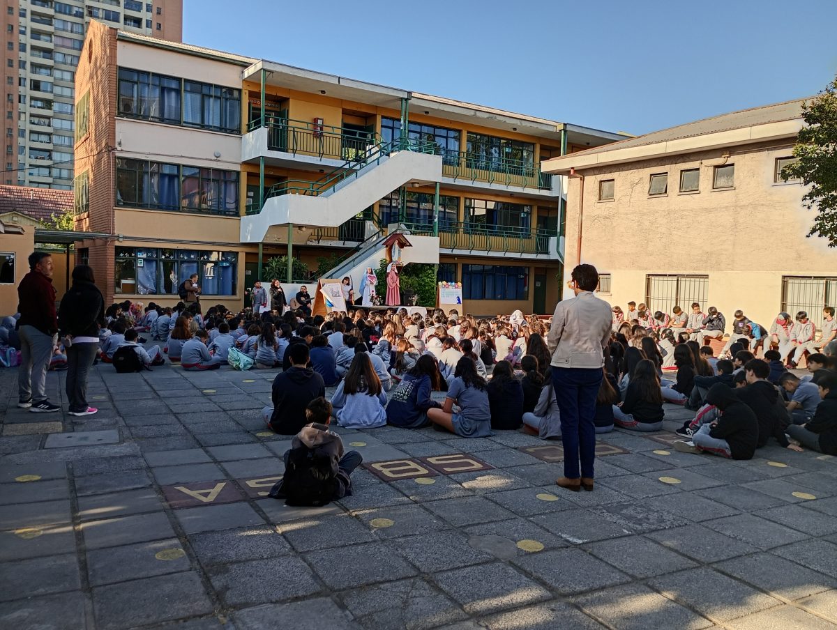Se dio inicio al Mes de María, con oraciones comunitarias en cada ciclo.