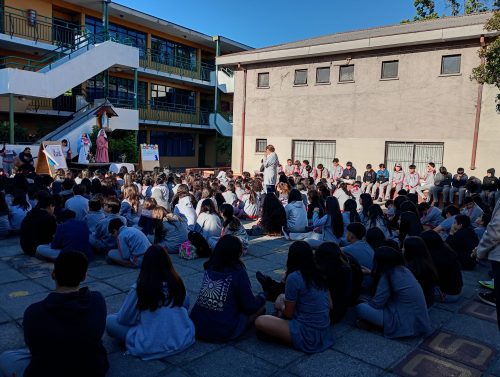 Se dio inicio al Mes de María, con oraciones comunitarias en cada ciclo.