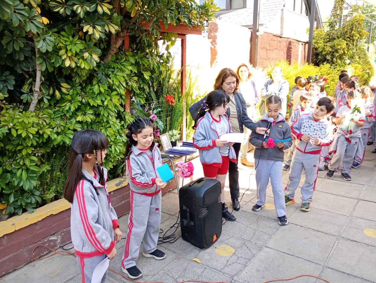 Se dio inicio al Mes de María, con oraciones comunitarias en cada ciclo.