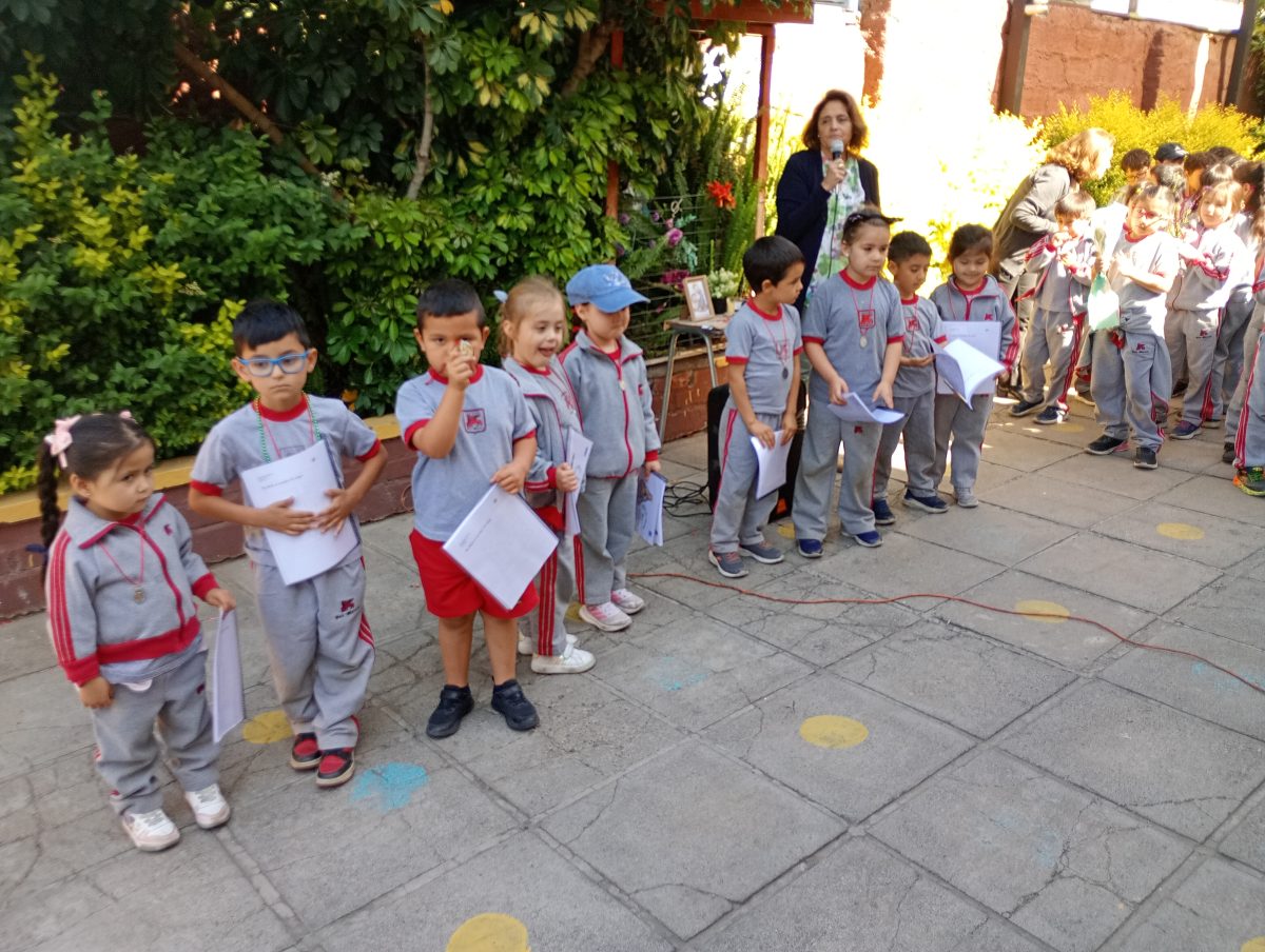 Se dio inicio al Mes de María, con oraciones comunitarias en cada ciclo.