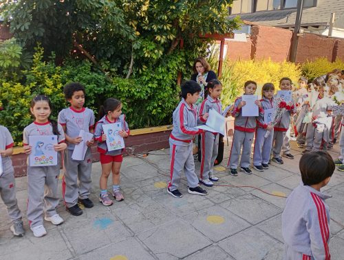 Se dio inicio al Mes de María, con oraciones comunitarias en cada ciclo.