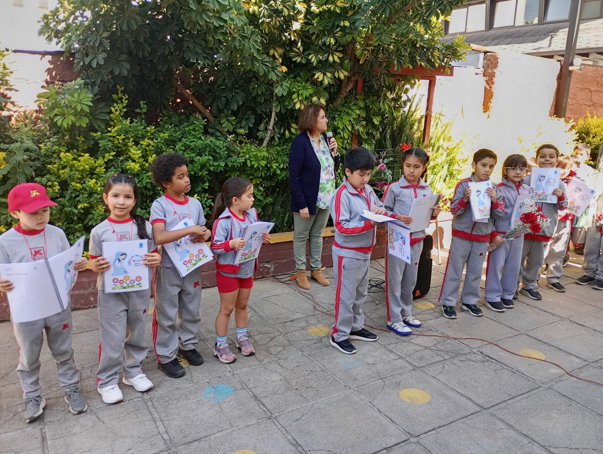 Se dio inicio al Mes de María, con oraciones comunitarias en cada ciclo.