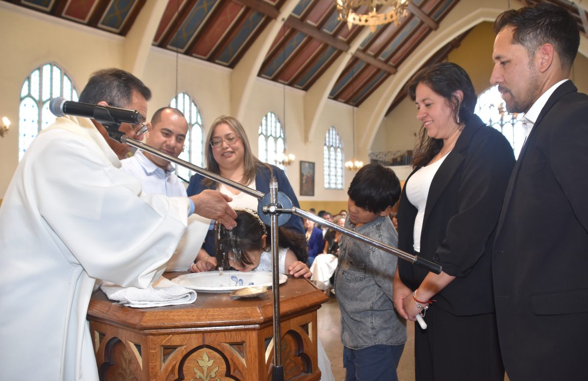 8 nuevos Hijos de Dios, en la Comunidad Marquiana