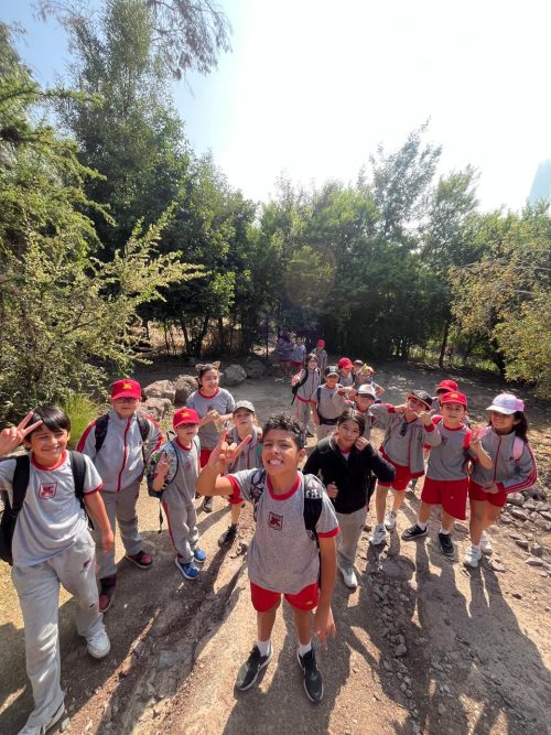 Estudiantes de 3° Básico realizaron enriquecedora salida pedagógica al Cerro San Cristóbal