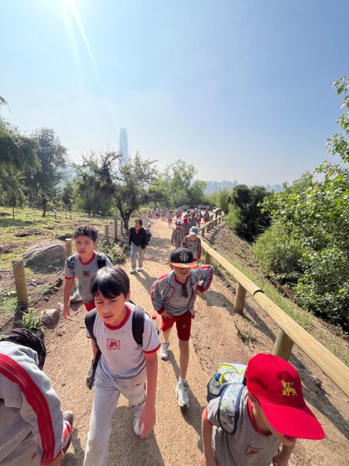 Estudiantes de 3° Básico realizaron enriquecedora salida pedagógica al Cerro San Cristóbal