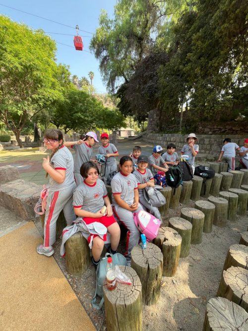 Estudiantes de 3° Básico realizaron enriquecedora salida pedagógica al Cerro San Cristóbal