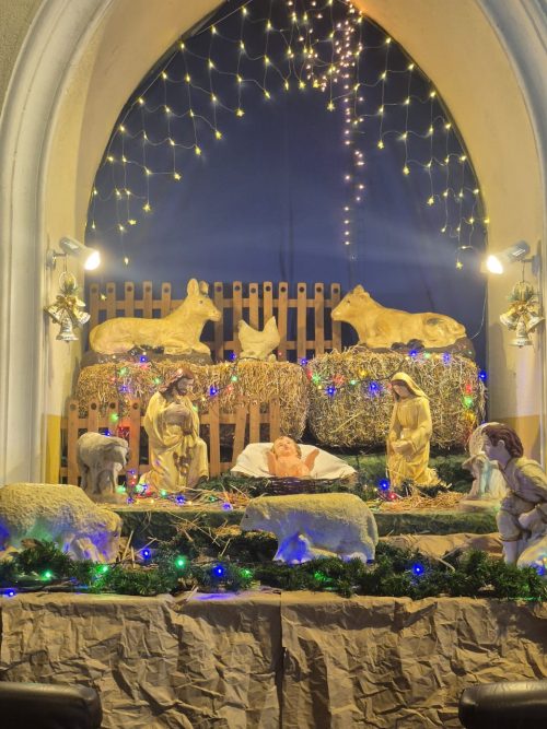 Funcionarios del Colegio San Marcos celebra la Luz de la Navidad