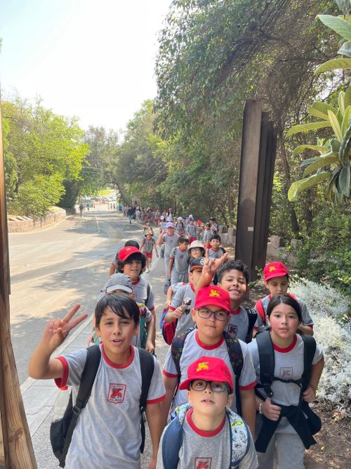 Estudiantes de 3° Básico realizaron enriquecedora salida pedagógica al Cerro San Cristóbal