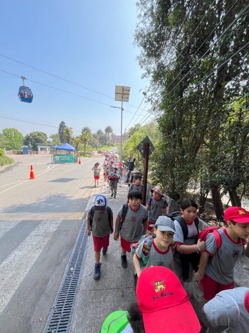 Estudiantes de 3° Básico realizaron enriquecedora salida pedagógica al Cerro San Cristóbal