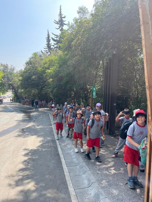 Estudiantes de 3° Básico realizaron enriquecedora salida pedagógica al Cerro San Cristóbal