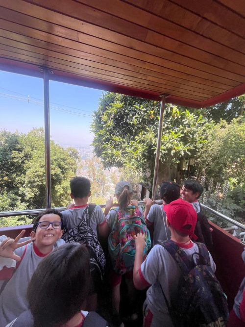 Estudiantes de 3° Básico realizaron enriquecedora salida pedagógica al Cerro San Cristóbal