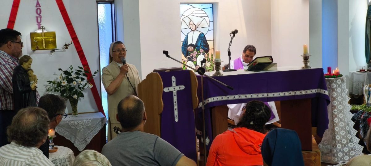 Visita y celebración de profesores al Hogar el atardecer