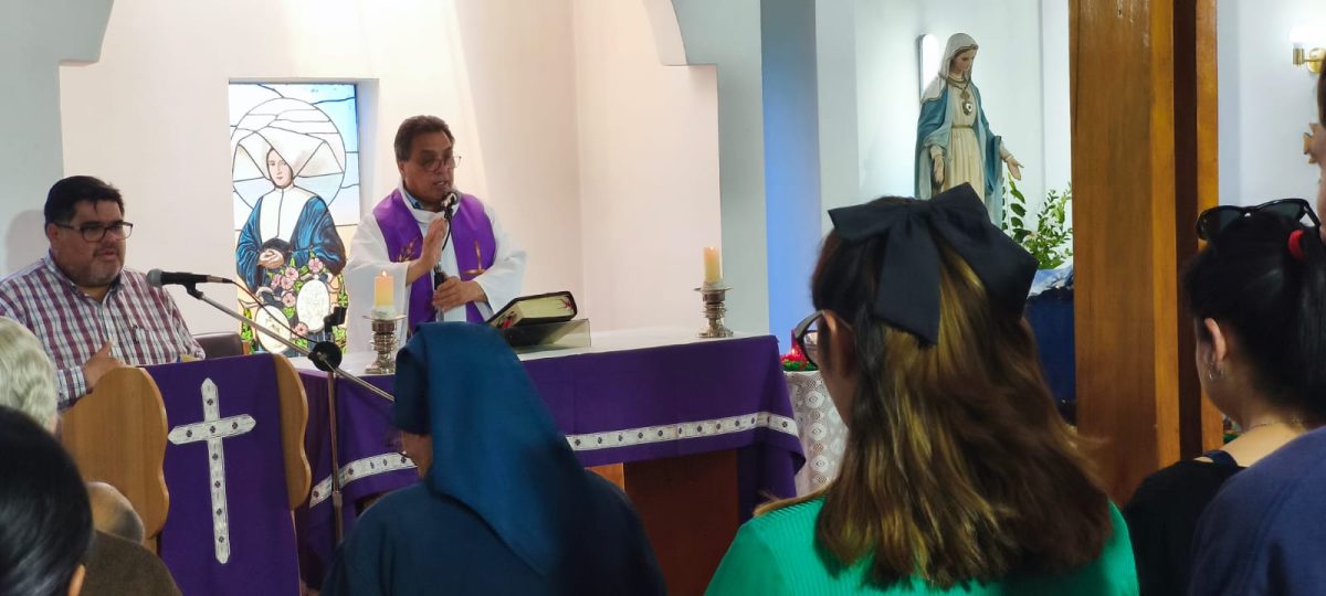 Visita y celebración de profesores al Hogar el atardecer