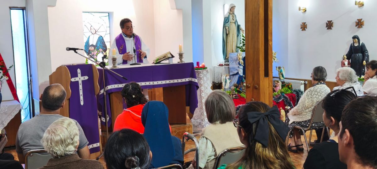 Visita y celebración de profesores al Hogar el atardecer