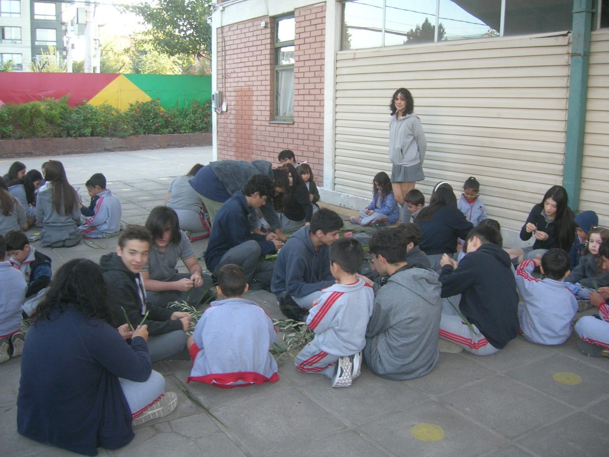 Fiesta de los Ramos. Confección y bendición de los ramos.