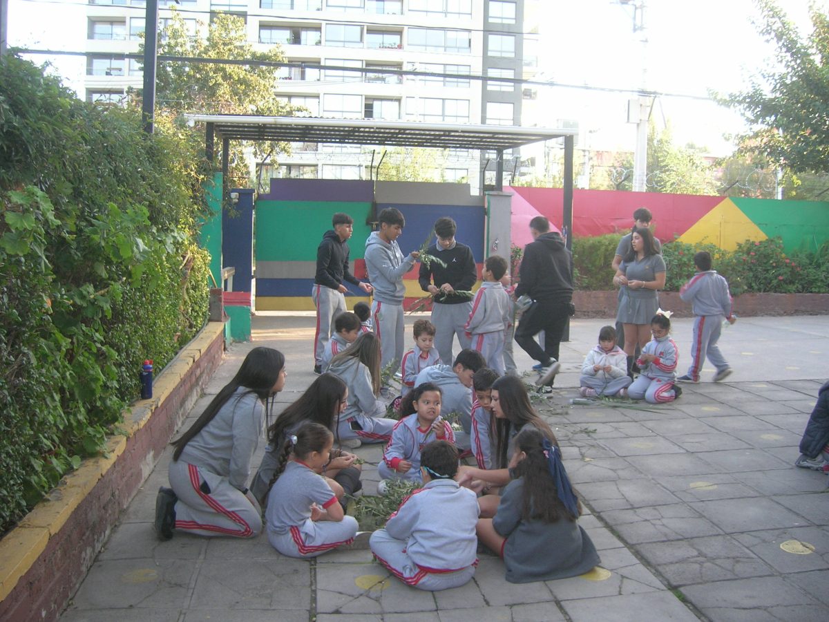 Fiesta de los Ramos. Confección y bendición de los ramos.