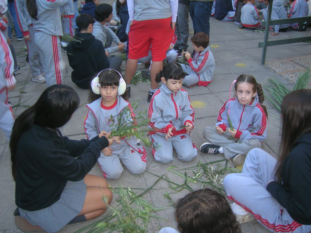 Fiesta de los Ramos. Confección y bendición de los ramos.