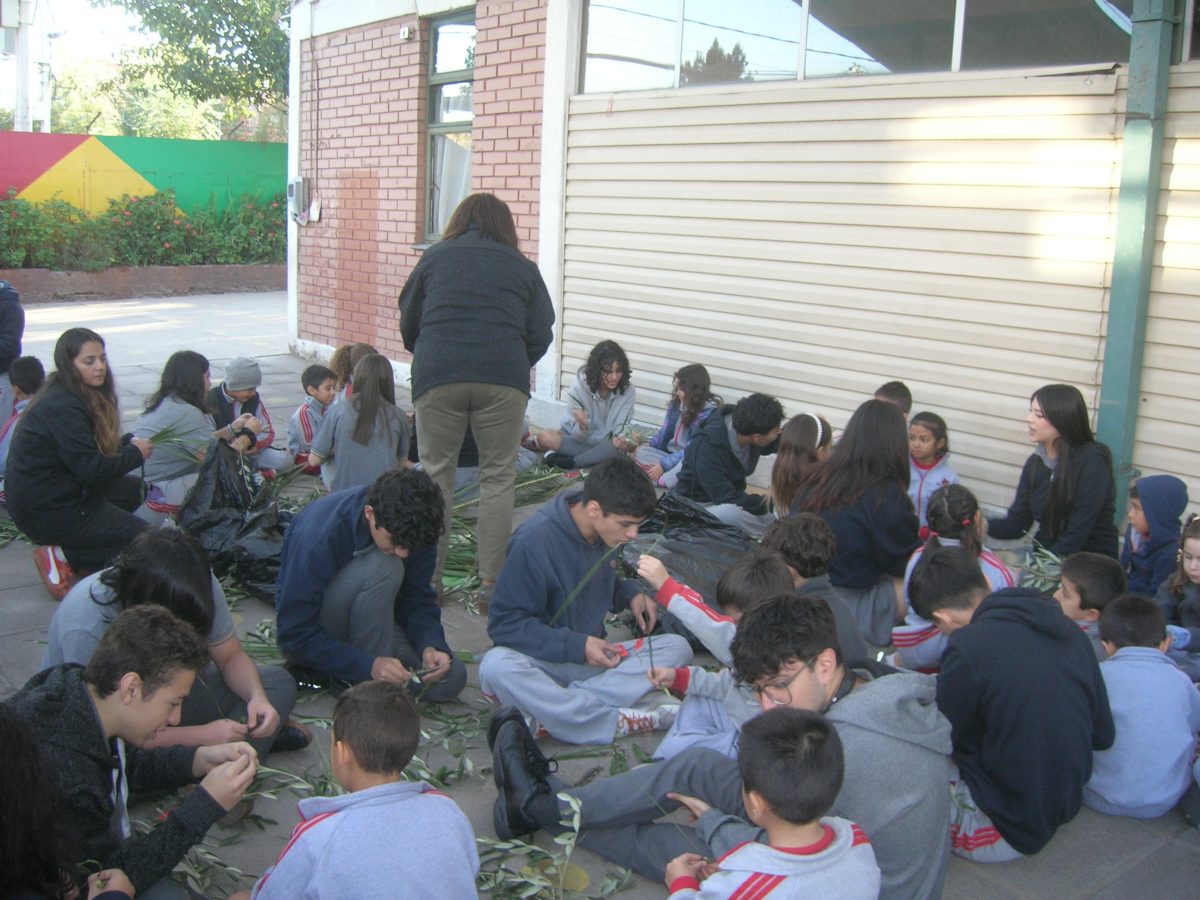 Fiesta de los Ramos. Confección y bendición de los ramos.