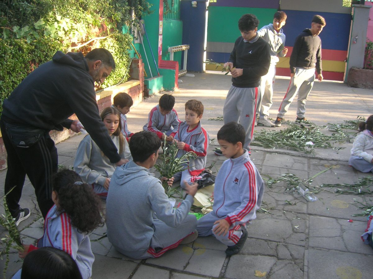 Fiesta de los Ramos. Confección y bendición de los ramos.