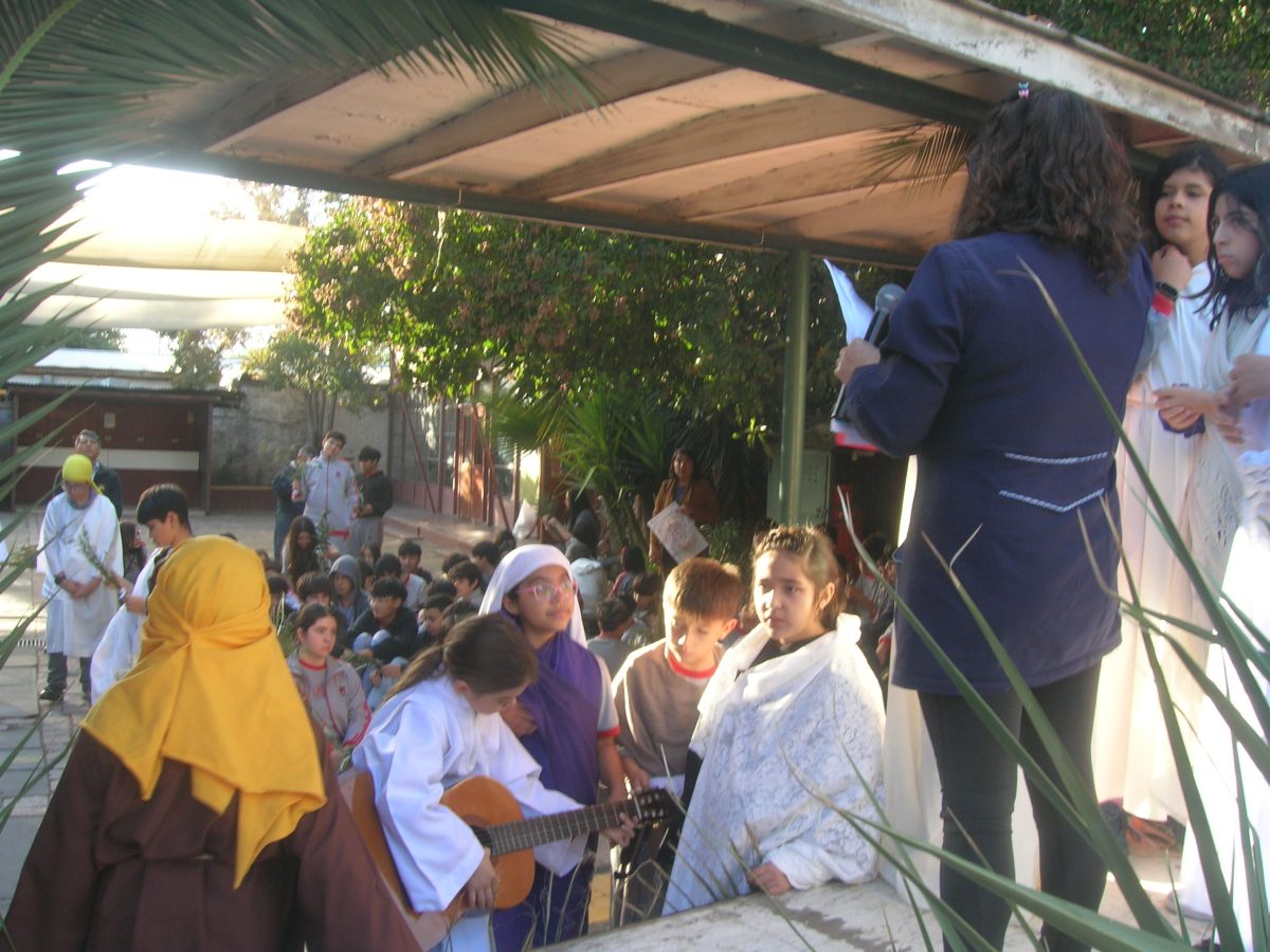Fiesta de los Ramos. Confección y bendición de los ramos.
