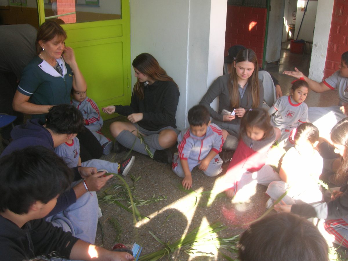 Fiesta de los Ramos. Confección y bendición de los ramos.