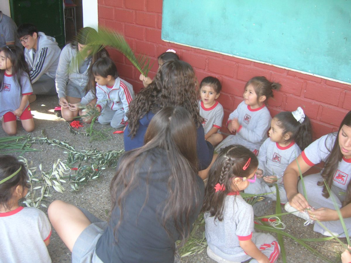 Fiesta de los Ramos. Confección y bendición de los ramos.