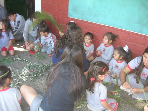 Fiesta de los Ramos. Confección y bendición de los ramos.
