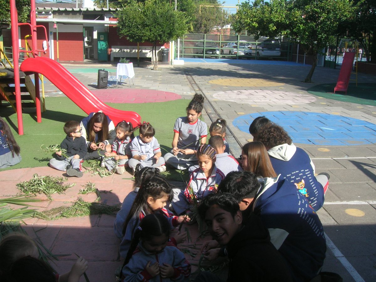 Fiesta de los Ramos. Confección y bendición de los ramos.