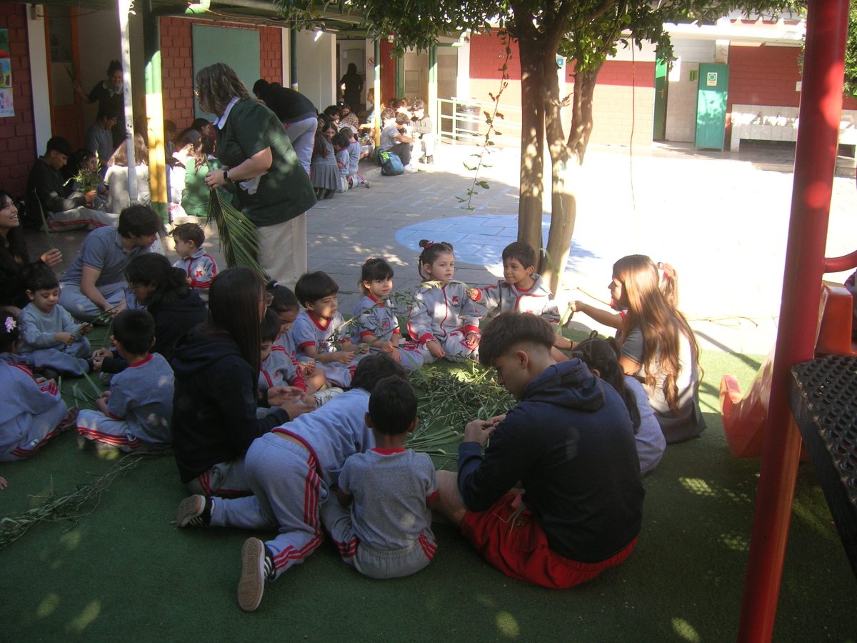 Fiesta de los Ramos. Confección y bendición de los ramos.