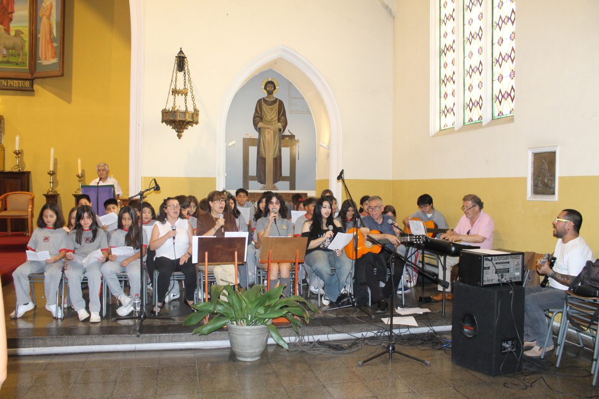 Misa de Bienvenida a las nuevas familias de la comunidad