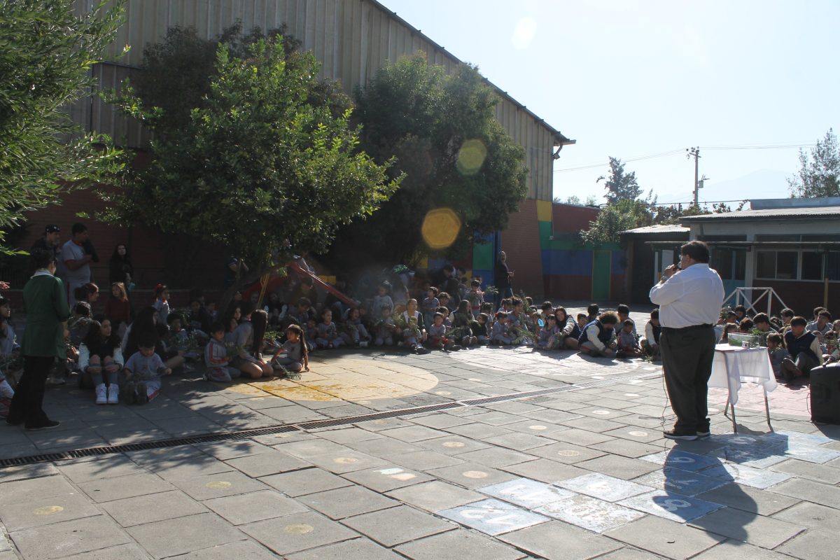 Fiesta de los Ramos. Confección y bendición de los ramos.