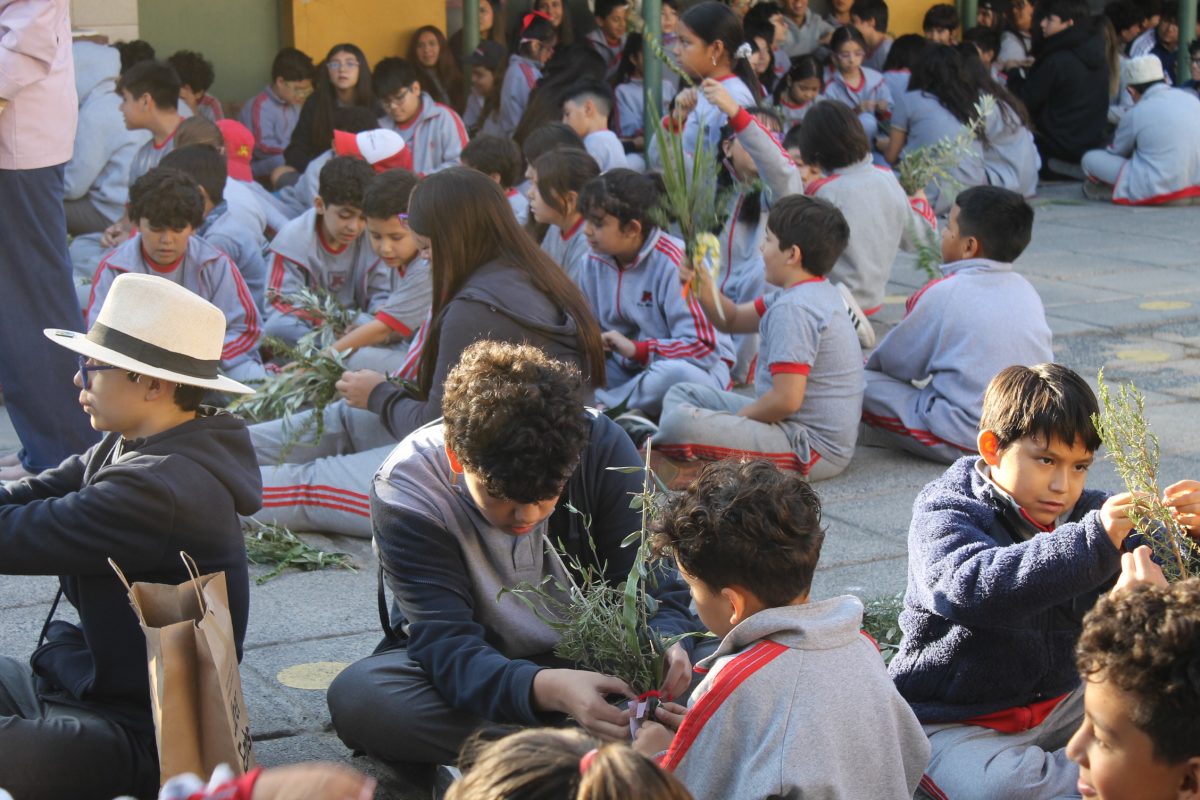 Fiesta de los Ramos. Confección y bendición de los ramos.