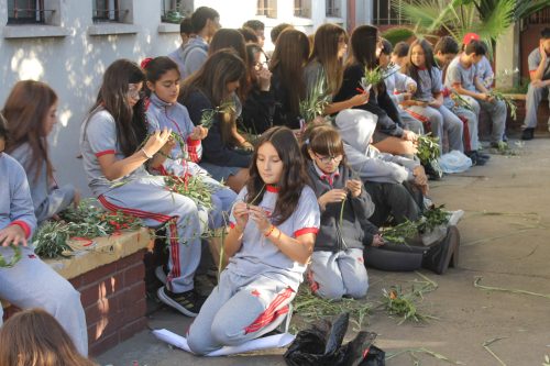 Fiesta de los Ramos. Confección y bendición de los ramos.